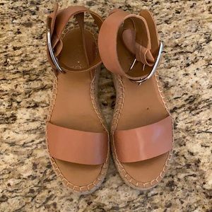 Franco Sarto buckle wedge shoes Sz 6M